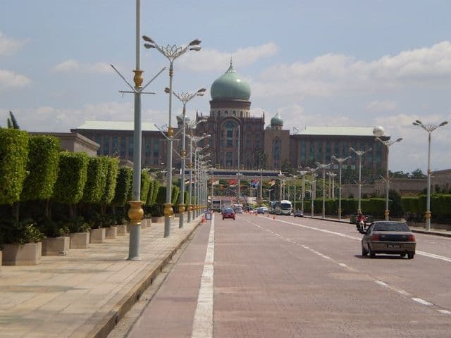 Mengurus Persaraan Penjawat Awam