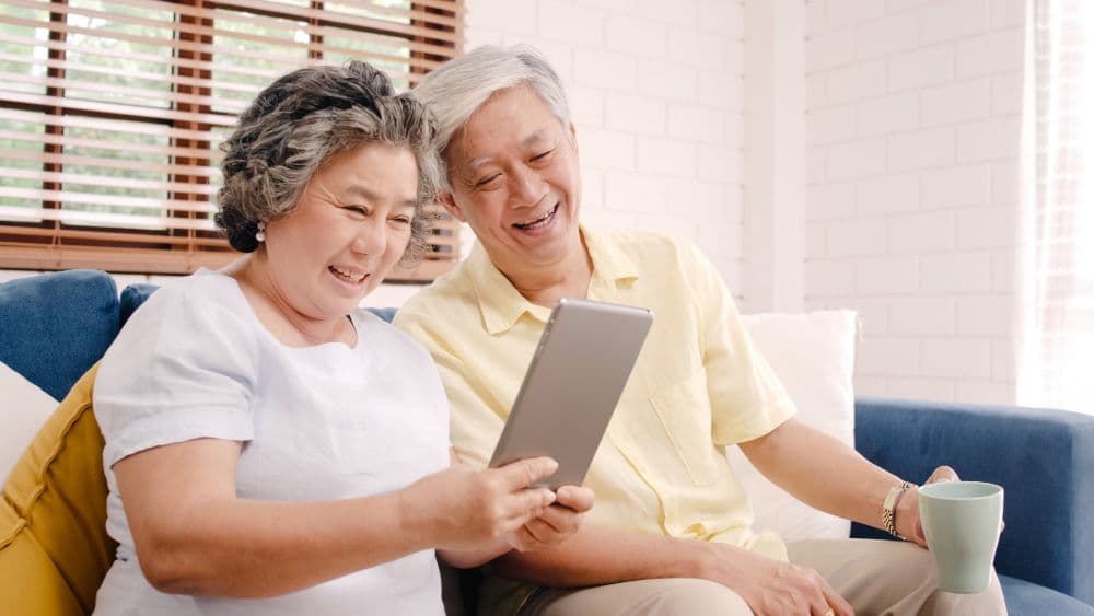 Mendapatkan Bantuan Warga Emas